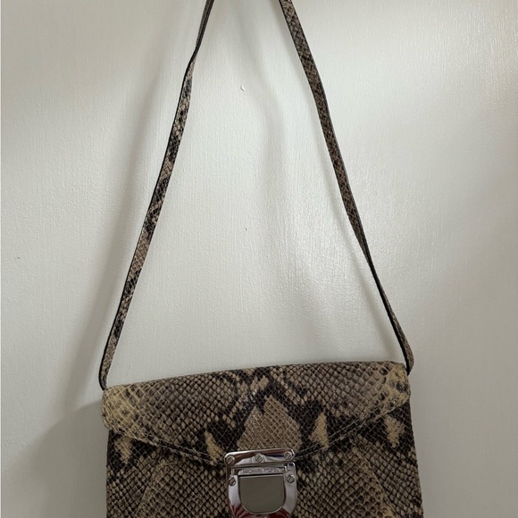MICHAEL KORS FAUX SNAKE SKIN CLUTCH - Picture 7 of 8
